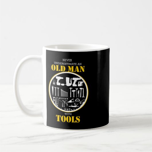 Onderschat nooit een oud Man met Tools Handyman Koffiemok (Links)