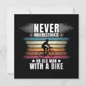 Onderschat nooit een oud Man op een bike (Achterkant)