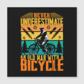 Onderschat nooit een oud Man op een bike (Voorkant)