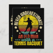 Onderschat nooit een oud Man - Tennis Racket SPO Informatiekaartje (Voorkant / Achterkant)
