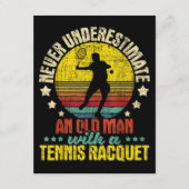 Onderschat nooit een oud Man - Tennis Racket SPO Informatiekaartje (Voorkant)