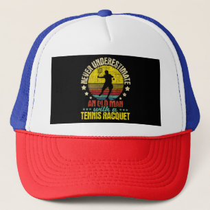 Onderschat nooit een oud Man - Tennis Racket SPO Trucker Pet