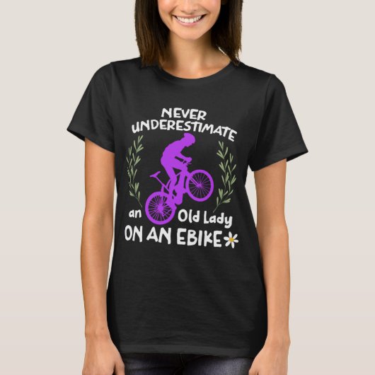 Onderschat nooit een Oude Dame op een Ebike Grappi T-shirt (Voorkant)
