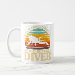 Onderschat Nooit Een Oude Duiker Scuba Duiken Duik Koffiemok