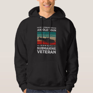 Onderschat nooit een oude man die een onderzeeër i hoodie