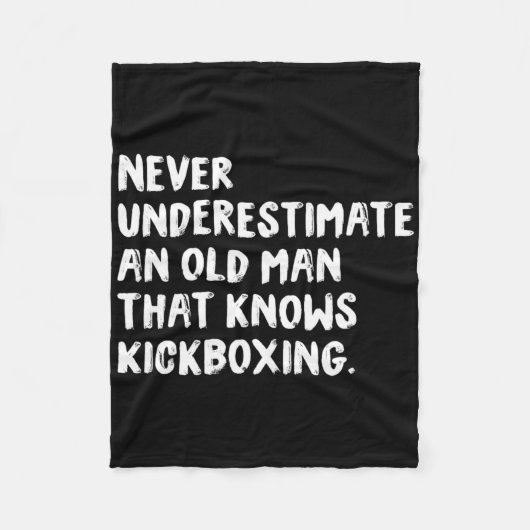 Onderschat nooit een oude man die Kickboxi kent Fleece Deken (Voorkant)