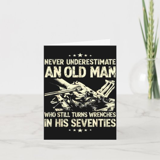 Onderschat nooit een oude man die sleutels omdraai kaart (Voorkant)