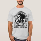 Onderschat nooit een oude man Fietser Liefhebber C T-shirt (Voorkant)