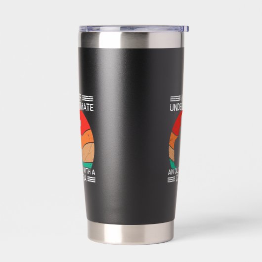 Onderschat nooit een oude man met een camera geïsoleerde drinkbeker (Links)