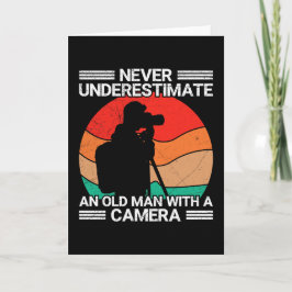 Onderschat nooit een oude man met een camera kaart