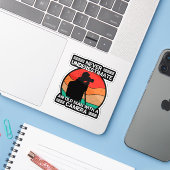 Onderschat nooit een oude man met een camera sticker (Laptop met iPhone)