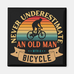 Onderschat nooit een oude man met een fiets magneet
