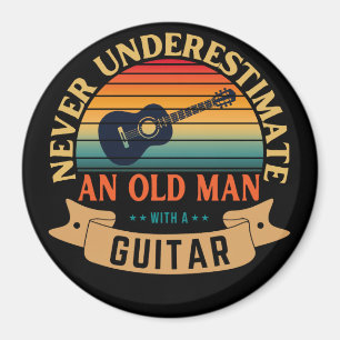 Onderschat nooit een oude man met een gitaar magneet