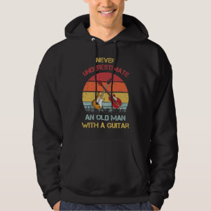Onderschat nooit een oude man met een gitaar Premi Hoodie