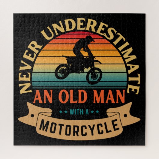 Onderschat nooit een oude man met een motorfiets legpuzzel (Verticaal)