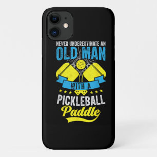 Onderschat Nooit Een Oude Man Met een Pickleball Case-Mate iPhone Case