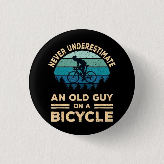 Onderschat nooit een oude man op een fiets. ronde button 3,2 cm (Voorkant)