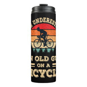 Onderschat nooit een oude man op een fiets. thermosbeker