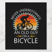 Onderschat nooit een oude man op een fiets wijn etiket (Enkel label)