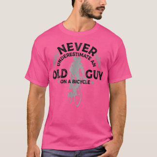 Onderschat nooit een oude man op een fietscyclin t-shirt