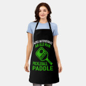 Onderschat nooit een oude Man Pickleball Paddle Schort (Gedragen)