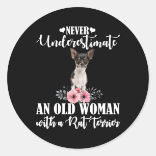 Onderschat nooit een oude met rat terrier ronde sticker