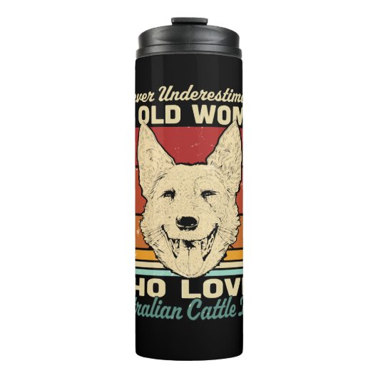 Onderschat nooit een oude vrouw die van Austral ho Thermosbeker (Voorkant)