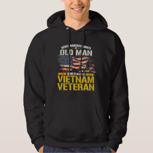 Onderschat nooit een Veteraan 64 van het OUDE MAN Hoodie