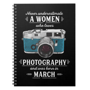 Onderschat nooit een vrouw die van fotografie houd notitieboek
