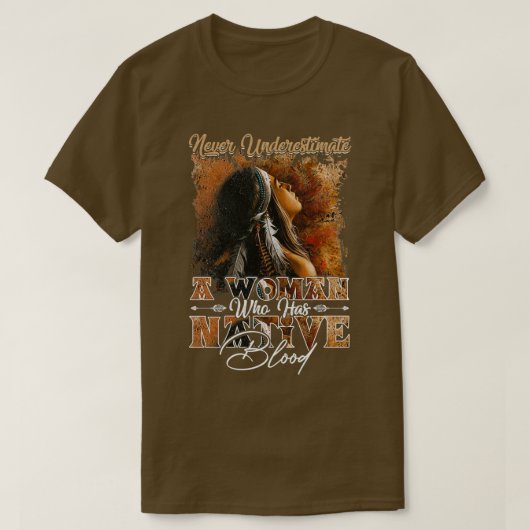 Onderschat nooit een vrouwelijke inwoner t-shirt (Design voorkant)