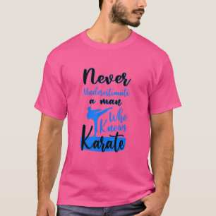 Onderschat nooit het oude Man dat Karate T-shirt