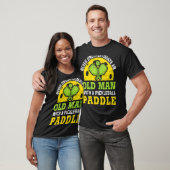 Onderschat nooit het oude Man met een Pickleball P T-shirt (Unisex)