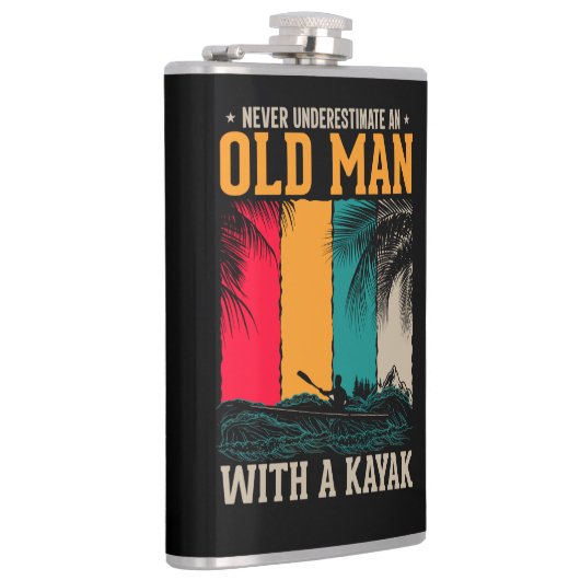 Onderschat nooit oud Man met Kayak Heupfles (Rechts)