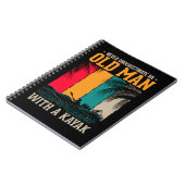 Onderschat nooit oud Man met Kayak Notitieboek (Linkerzijde)