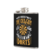 Onderschat nooit oude jongens bij darts flacon 6 o (Links)