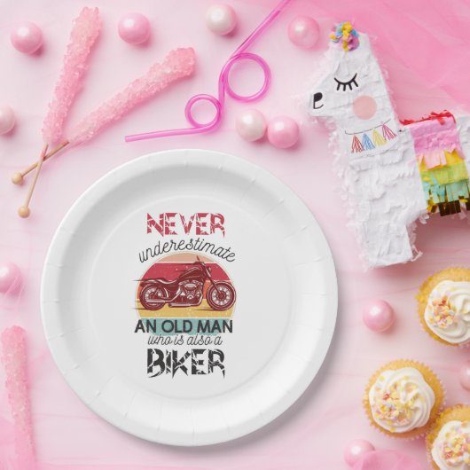 Onderschat nooit oude Man-bil Papieren Bordje (Feest)