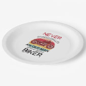 Onderschat nooit oude Man-bil Papieren Bordje (Gekanteld)