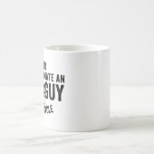 Onderschat nooit oude man op fiets koffiemok (Center)