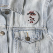 Onderschat nooit...Vrouw/Libelle...APS Ronde Button 5,7 Cm (In situ)
