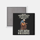 Onderschat oude man speelt gitaar 70s grappig magneet (Voorkant / Achterkant)