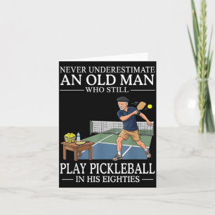 Onderschat Oude Man Speelt Pickleball Tachtig Kaart