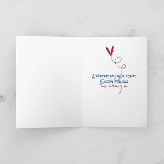 Ondersteboven verjaardag cupcake kaart (Binnen)