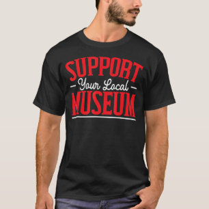Ondersteuning van de curator van het museum in het t-shirt