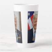 ONDERTEKEND DOOR PRESIDENT TRUMP MOK (Voorkant)