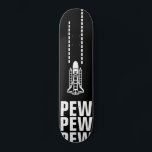 Ondertussen in de ruimte skateboard<br><div class="desc">Ondertussen vechten astronauten in de ruimtevaart invasies uit andere werelden. "PEW PEW PEW" — skateboardedek voor ruimtevechtpartijen</div>