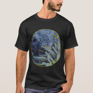 Onderwater - Kleine Gele Vis ln Koraal bij Bonair T-shirt