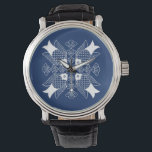 Onderwater Visontwerp met blauwe achtergrond Horloge<br><div class="desc">Een bijeenkomst van de vishoofden, dit ontwerp laat een onderwaterscène zien, compleet met seizoenhellen op een blauwe achtergrond. Een groot geschenk voor een ichtyoloog of iemand die van het zicht op vis houdt, die een zwemtocht maakt!</div>