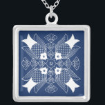Onderwater Visontwerp met blauwe achtergrond Zilver Vergulden Ketting<br><div class="desc">Een bijeenkomst van de vishoofden,  dit ontwerp laat een onderwaterscène zien,  compleet met seizoenhellen op een blauwe achtergrond. Een groot geschenk voor een ichtyoloog of iemand die van het zicht op vis houdt,  die een zwemtocht maakt!</div>