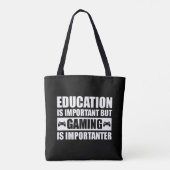 Onderwijs is belangrijk, maar games zijn belangrij tote bag (Achterkant)