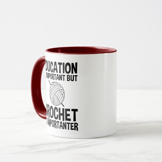 Onderwijs is belangrijk, maar haken is belangrijk mok (Voorkant links)